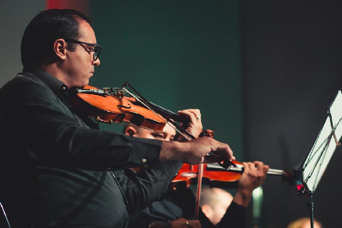 Music Conducting The Role Of The Conductor In Music Phamox Music