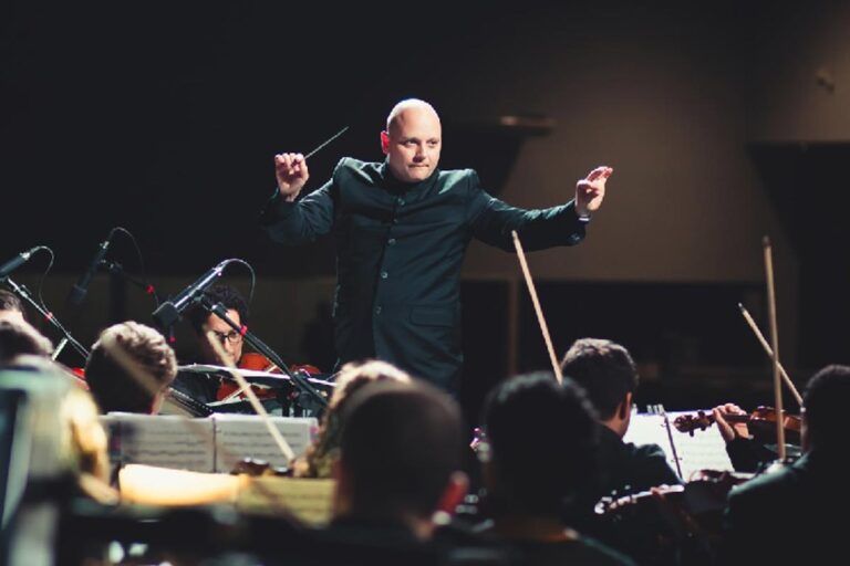 Music Conducting The Role Of The Conductor In Music Phamox Music